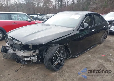 2023 Mercedes-Benz C 300 4Matic z USA, uszkodzony, nr VIN W1KAF4HB4PR131332